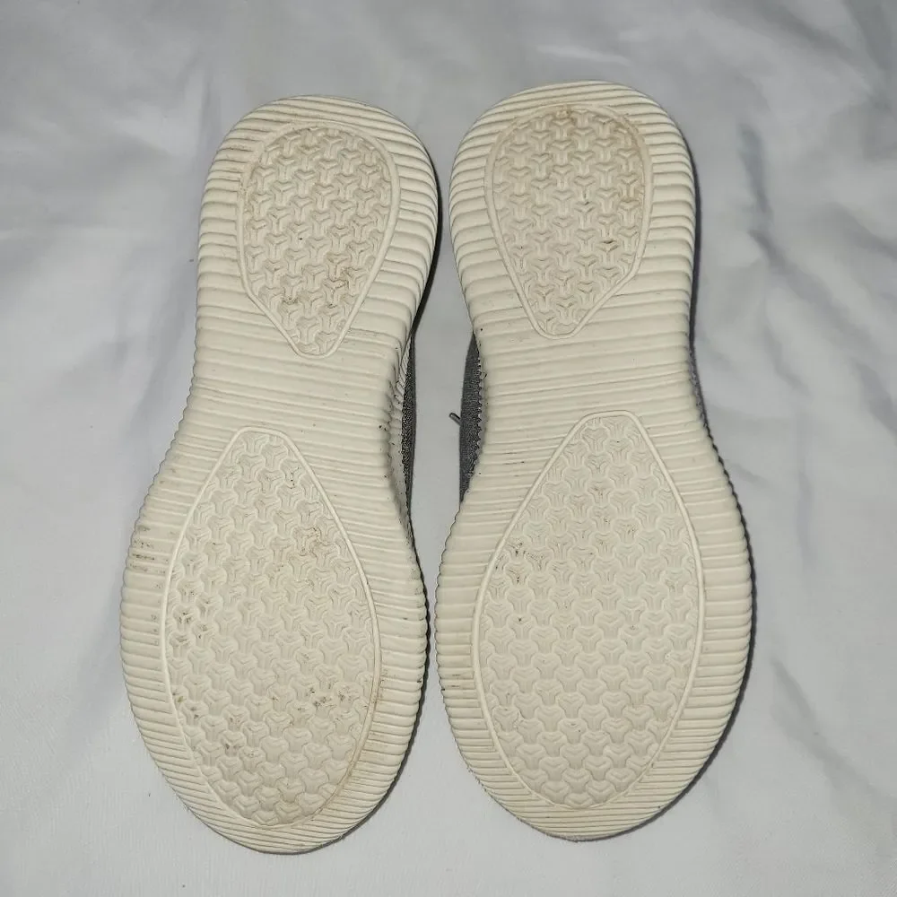 Crevo Size 4 Gray Casual Shoes